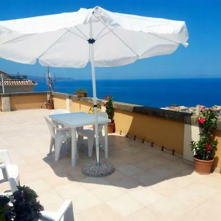 Il Terrazzo Su *